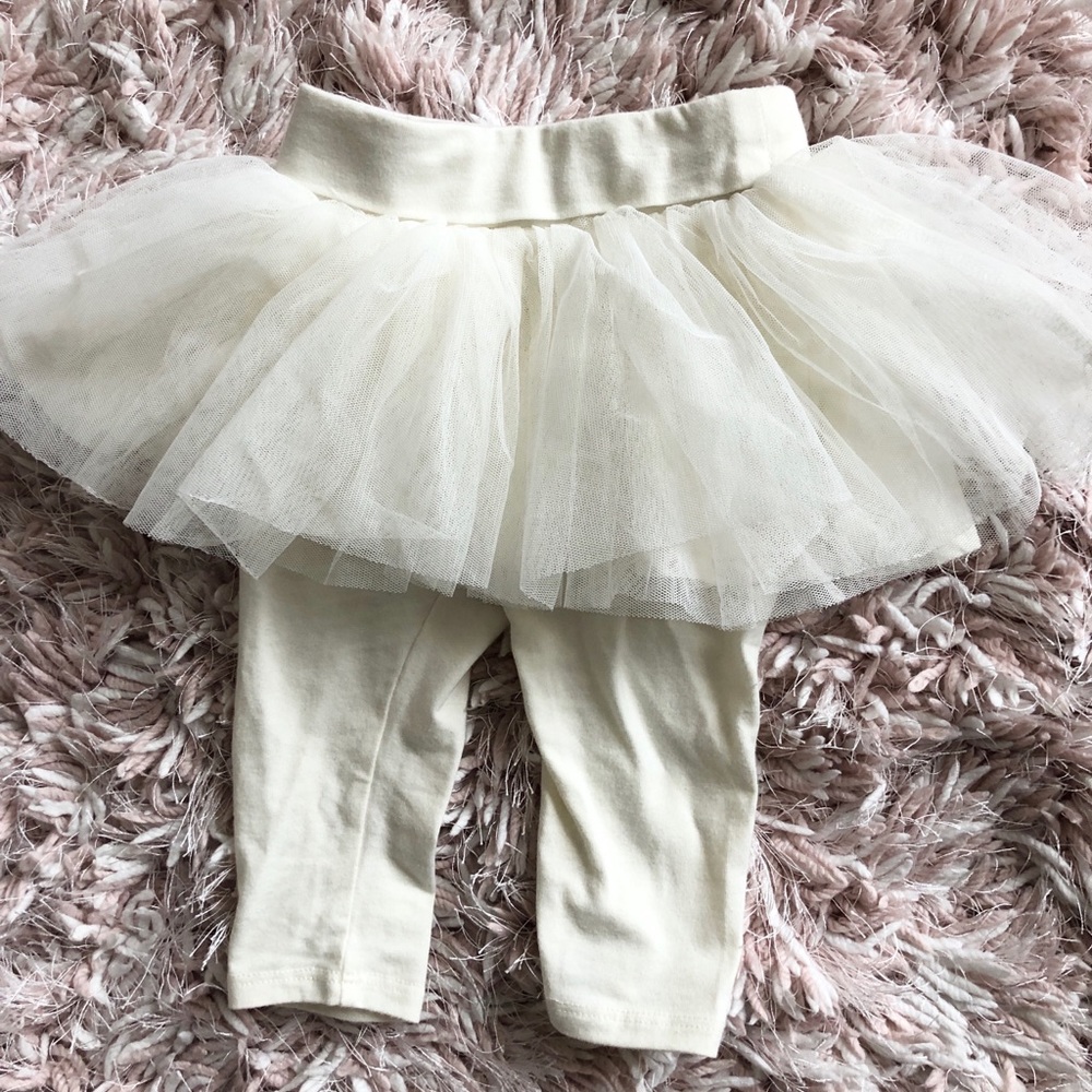 Baby Gap girls legging with attached tutu